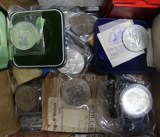 A collection of coins and medals to include a 1939 crown, a QEII silver jubilee medal to George VI and Queen Elizabeth medals etc
